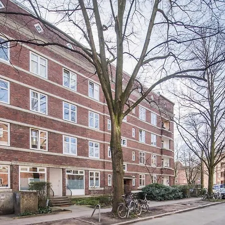 Schickes Zwei Zimmer Apartment Kostenl Parkm Auf Der Strasse